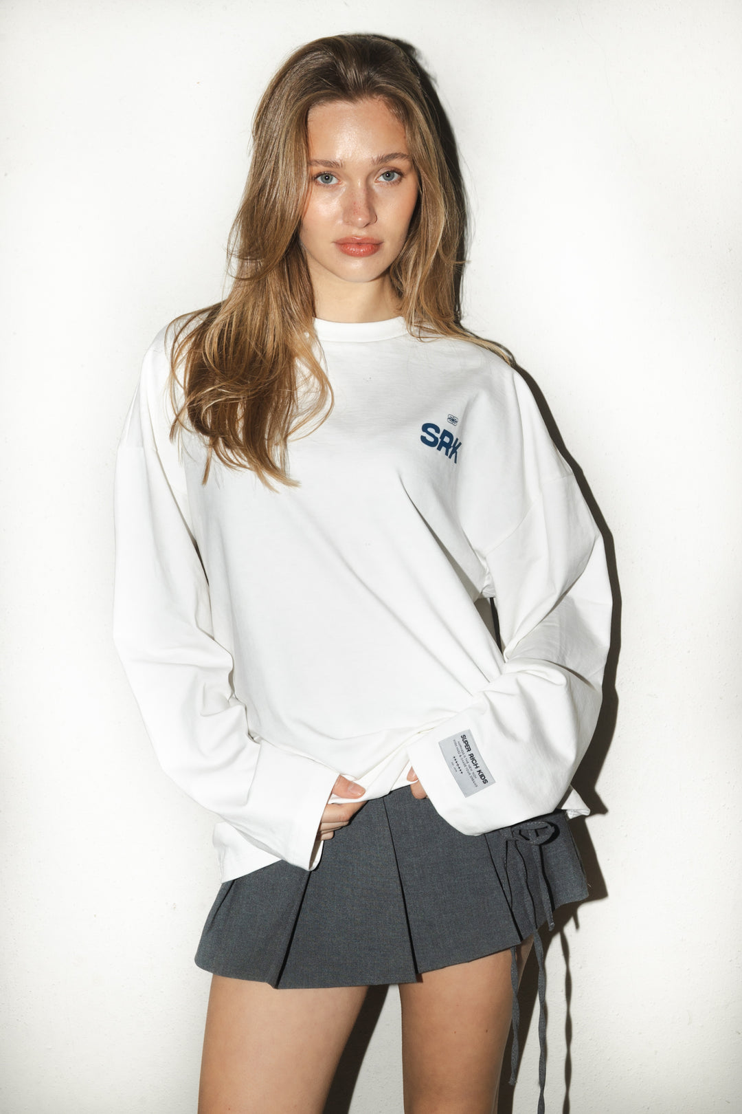 'THE NEW RICH' Longsleeve tee ‘Off white & Navy’